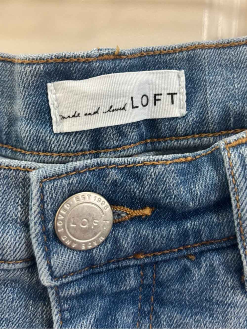 LOFT High Waist Light Wash Cropped Raw Hem Kick Crop Jeans Size-8(29) - Picture 3 of 5